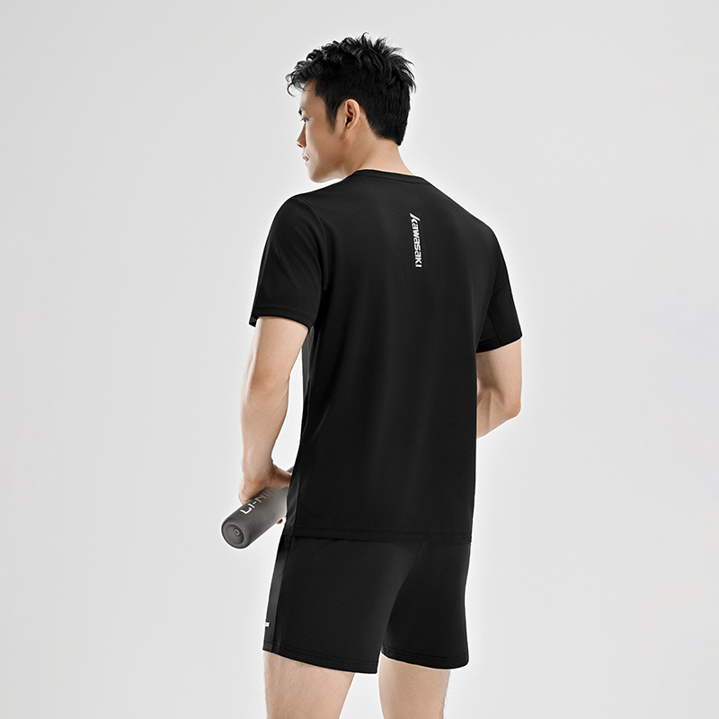 أطقم رياضية للرجال من كاواساكي - مراجعة Badminton Jersey وسعره