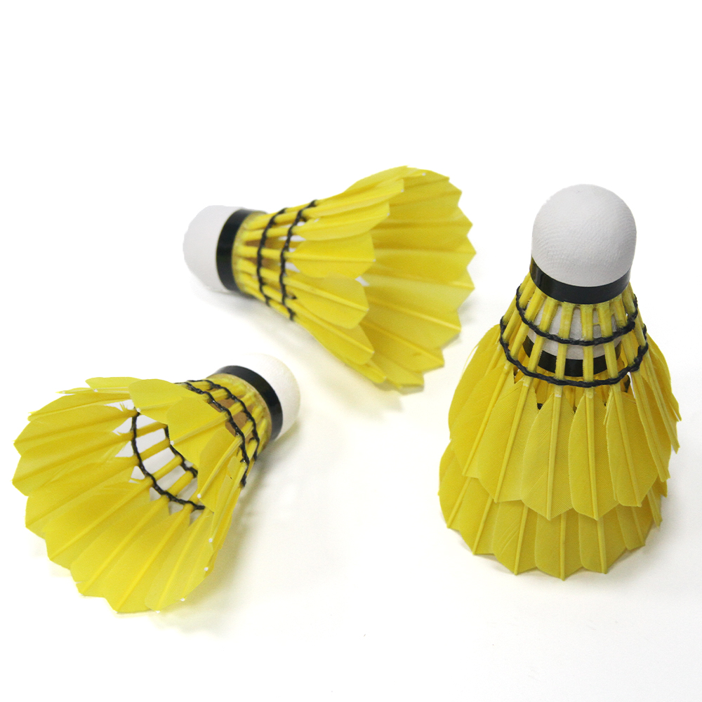 ريشة بادمنتون ملونة مخصصة للبط - مراجعة Feather Shuttlecock وسعره
